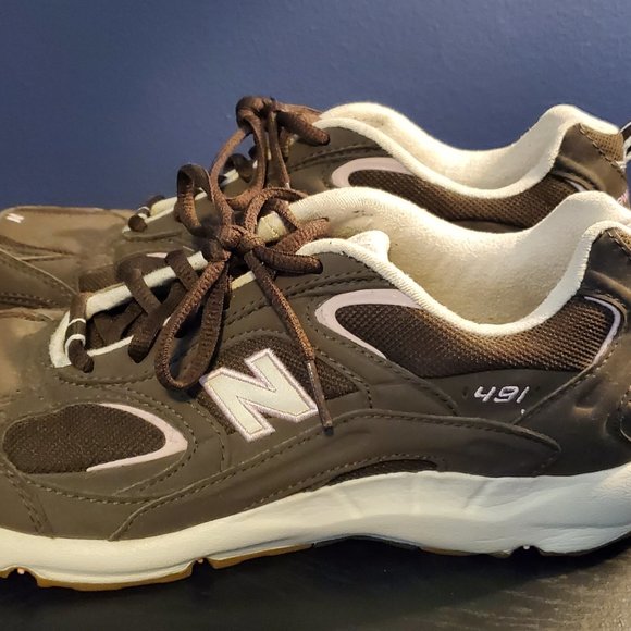 New Balance Shoes - BRAND SPANKIN NEW- New Balance 8 1/2 brown & pink shoes